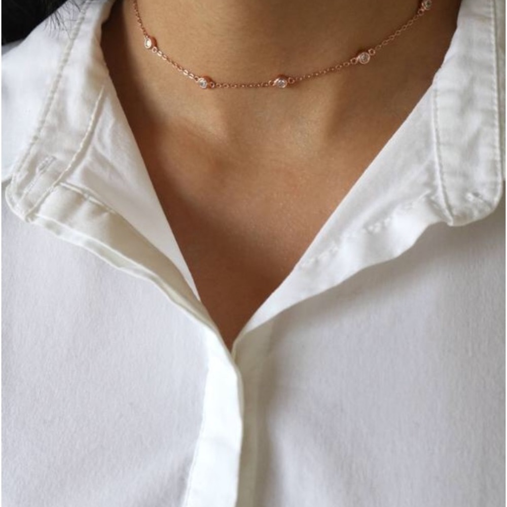Multi crystals necklace.